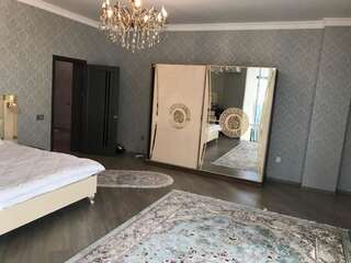 Апартаменты Metro 28 may 2 bedrooms sofa Баку Апартаменты-22